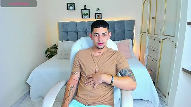 Alex cute77 online show from 03-01-25, 12:12