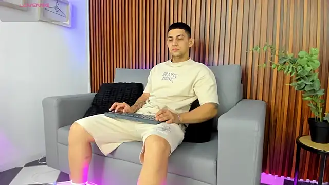 Alex cute77 online show from 04-09-26, 12:21