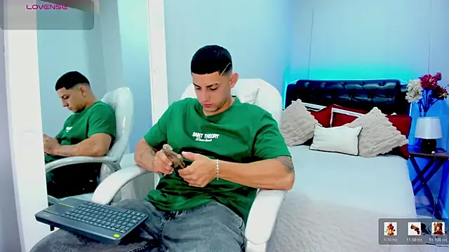 Alex cute77 online show from 06-09-26, 12:50