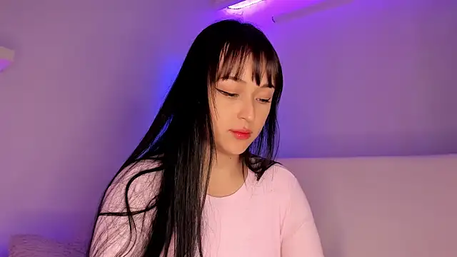 Snapshot of Gloomydoll chatting on 12-06-24, 06:28 Gloomydoll online show from 12-06-24, 06:28