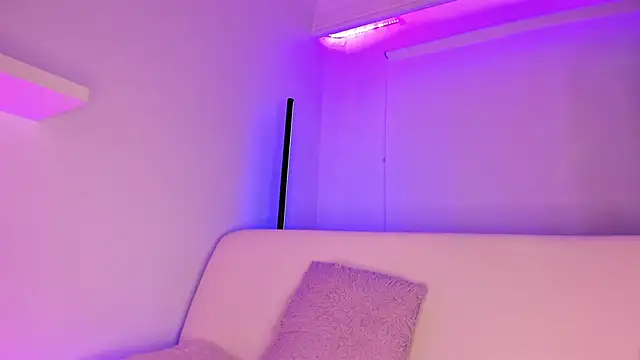 Snapshot of Gloomydoll chatting on 12-26-24, 04:04 Gloomydoll online show from 12-26-24, 04:04