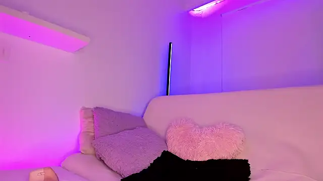 Snapshot of Gloomydoll chatting on 01-10-25, 03:16 Gloomydoll online show from 01-10-25, 03:16