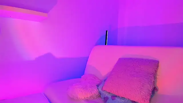 Snapshot of Gloomydoll chatting on 02-19-25, 05:27 Gloomydoll online show from 02-19-25, 05:27