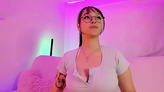 Snapshot of Gloomydoll chatting on 09-11-25, 07:03 Gloomydoll online show from 09-11-25, 07:03