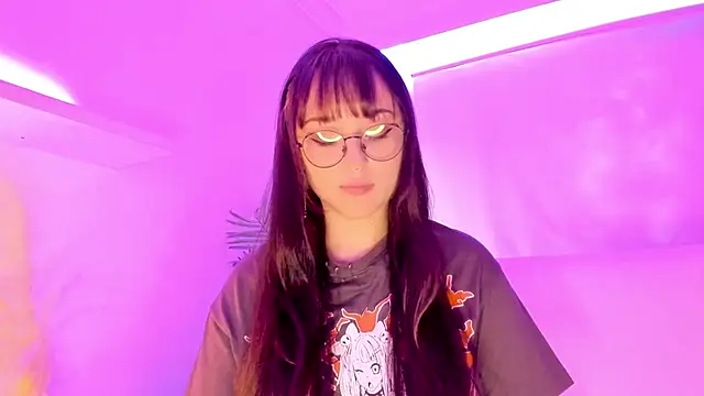 Snapshot of Gloomydoll chatting on 09-30-25, 06:57 Gloomydoll online show from 09-30-25, 06:57