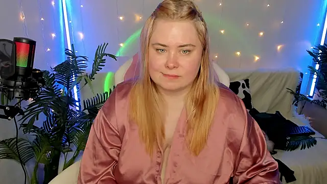 Snapshot of Akemi_BBW chatting on 01-18-25, 12:13 Akemi BBW online show from 01-18-25, 12:13