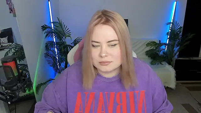 Snapshot of Akemi_BBW chatting on 02-22-25, 06:19 Akemi BBW online show from 02-22-25, 06:19