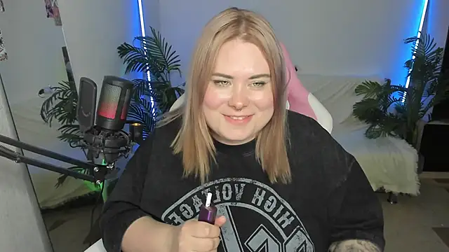 Snapshot of Akemi_BBW chatting on 03-02-25, 10:38 Akemi BBW online show from 03-02-25, 10:38