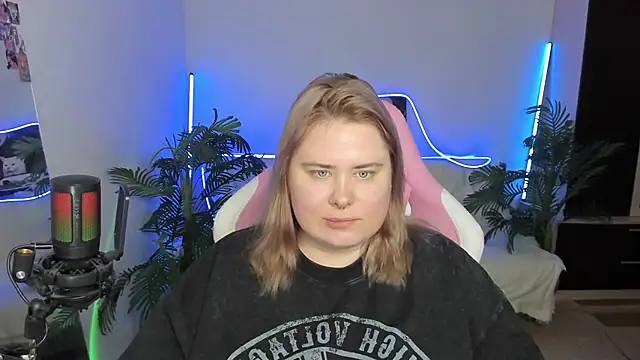 Snapshot of Akemi_BBW chatting on 03-14-25, 11:12 Akemi BBW online show from 03-14-25, 11:12