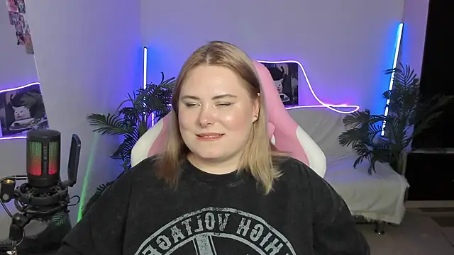 Snapshot of Akemi_BBW chatting on 03-14-25, 10:05 Akemi BBW online show from 03-14-25, 10:05