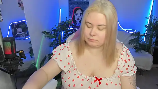 Snapshot of Akemi_BBW chatting on 03-21-25, 07:55 Akemi BBW online show from 03-21-25, 07:55