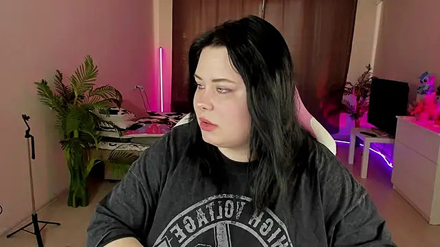 Snapshot of Akemi_BBW chatting on 09-15-25, 06:57 Akemi BBW online show from 09-15-25, 06:57