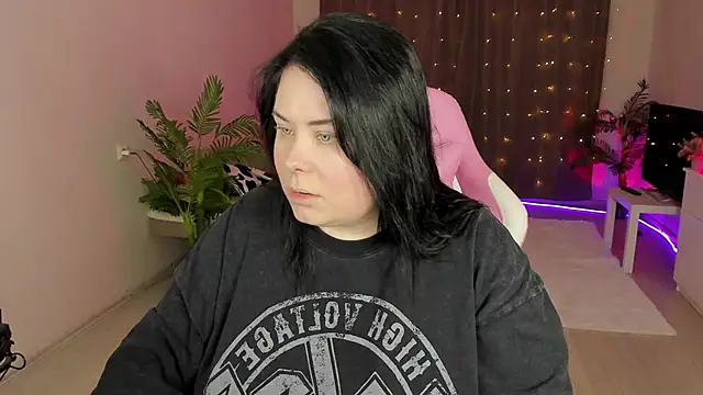 Snapshot of Akemi_BBW chatting on 09-24-25, 05:16 Akemi BBW online show from 09-24-25, 05:16