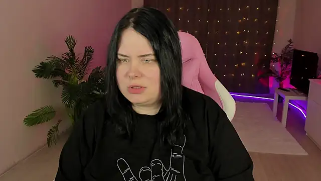 Snapshot of Akemi_BBW chatting on 09-30-25, 05:18 Akemi BBW online show from 09-30-25, 05:18