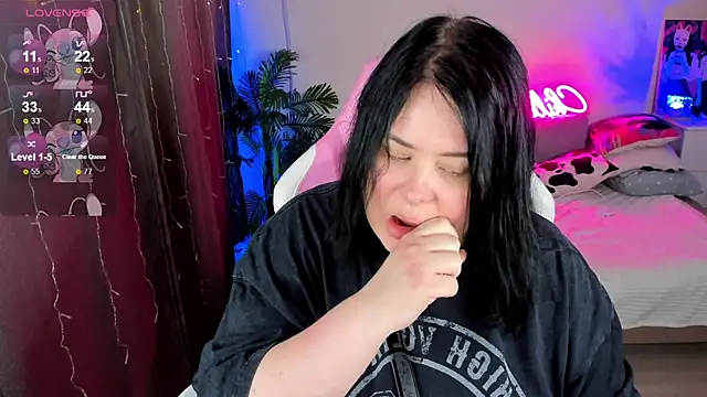 Snapshot of Akemi_BBW chatting on 11-11-25, 01:44 Akemi BBW online show from 11-11-25, 01:44