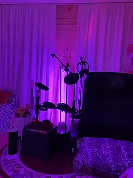 Snapshot of karrola chatting on 01-19-25, 09:13 karrola online show from 01-19-25, 09:13