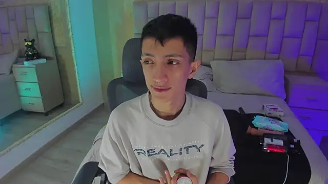 DereckCooperr online show from 12-15-24, 07:13