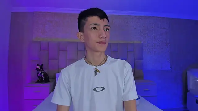 DereckCooperr online show from 12-18-24, 04:06