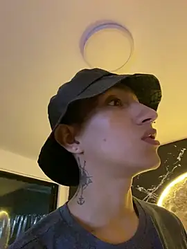 DereckCooperr online show from 12-20-24, 05:04