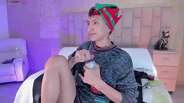 DereckCooperr online show from 12-24-24, 12:11