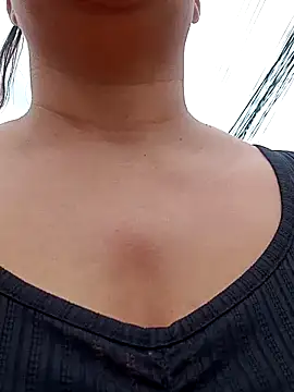 Snapshot of _Bella_Candy_ chatting on 12-24-24, 03:37 Bella Candy online show from 12-24-24, 03:37