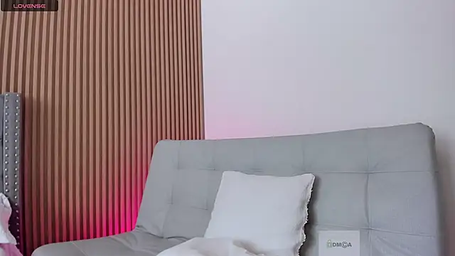 Snapshot of susan__hills chatting on 03-13-25, 02:44 susan hills online show from 03-13-25, 02:44