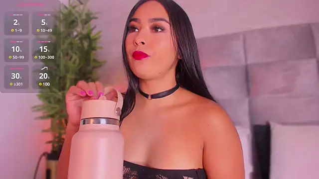 Snapshot of mia_crawford chatting on 01-22-25, 11:45 mia crawford online show from 01-22-25, 11:45