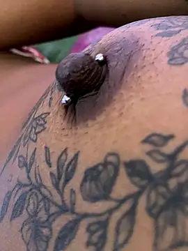 Snapshot of MariaLorenaah chatting on 12-01-25, 04:23 MariaLorenaah online show from 12-01-25, 04:23