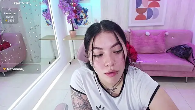 Snapshot of Isa_reel chatting on 02-12-26, 04:07 Isa reel online show from 02-12-26, 04:07