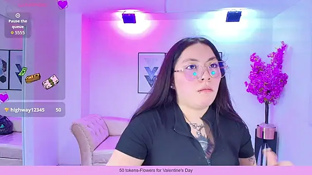 Snapshot of Isa_reel chatting on 02-18-26, 08:05 Isa reel online show from 02-18-26, 08:05