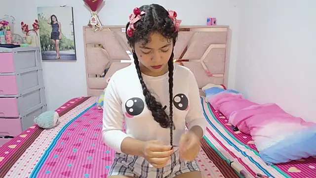 Winnifer Gonzal online show from 04-26-26, 03:15