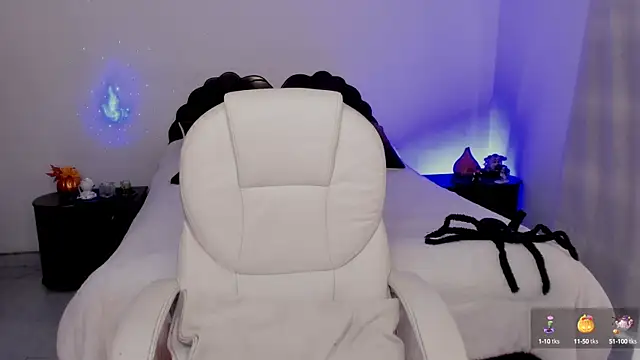 Snapshot of emilydolshe2 chatting on 10-07-25, 02:36 emilydolshe2 online show from 10-07-25, 02:36