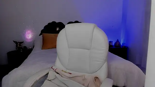 Snapshot of emilydolshe2 chatting on 11-20-25, 01:55 emilydolshe2 online show from 11-20-25, 01:55