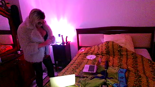 CharlotteVixxens online show from 12-20-25, 01:02