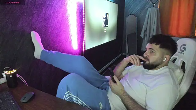 Eduu2322 online show from 04-21-26, 04:45