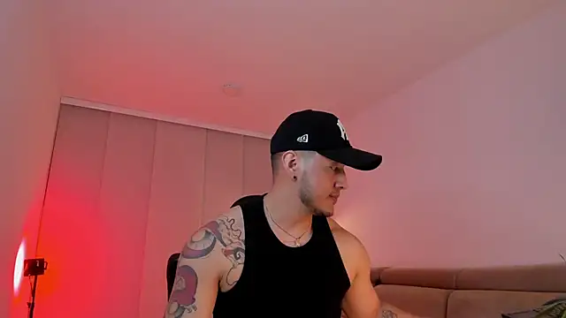 Snapshot of Chriskyle_ chatting on 03-11-25, 02:10 Chriskyle  online show from 03-11-25, 02:10