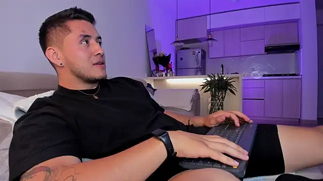 Snapshot of Chriskyle_ chatting on 03-14-25, 04:54 Chriskyle  online show from 03-14-25, 04:54