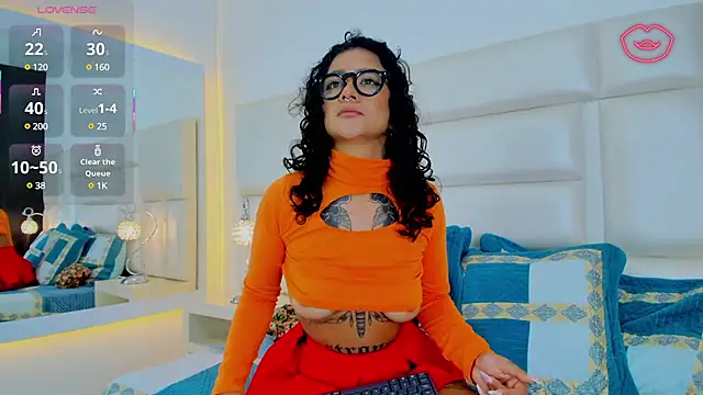 Snapshot of AliceBanks chatting on 03-21-25, 11:55 AliceBanks online show from 03-21-25, 11:55