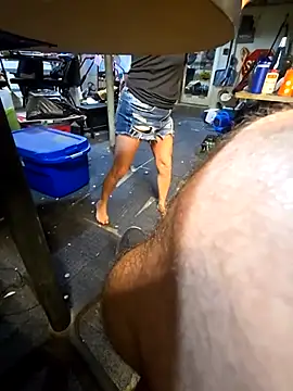 Snapshot of 75woody chatting on 09-28-25, 09:03 75woody online show from 09-28-25, 09:03