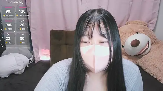 Snapshot of yuinyan3150 chatting on 09-21-25, 04:47 yuinyan3150 online show from 09-21-25, 04:47