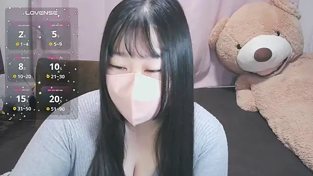 Snapshot of yuinyan3150 chatting on 12-04-25, 10:40 yuinyan3150 online show from 12-04-25, 10:40