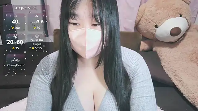 yuinyan3150 online show from 04-01-26, 01:52