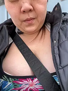 Snapshot of asianmama888 chatting on 03-09-26, 04:22 asianmama888 online show from 03-09-26, 04:22