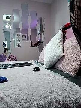 Snapshot of Lia_Roxx chatting on 01-25-25, 04:24 Lia Roxx online show from 01-25-25, 04:24