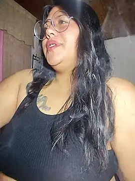 Snapshot of KATYGONZALEZ chatting on 05-03-26, 11:00 KATYGONZALEZ online show from 05-03-26, 11:00