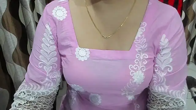 Snapshot of Kaur_Jannat chatting on 11-11-25, 06:30 Kaur Jannat online show from 11-11-25, 06:30