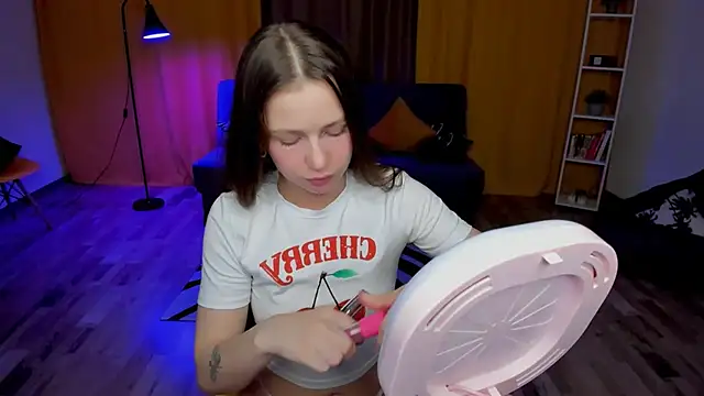 HelloRoxy online show from 05-07-26, 06:57