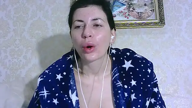 Snapshot of StunnigArt chatting on 10-29-25, 02:14 StunnigArt online show from 10-29-25, 02:14