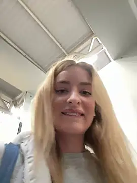 Snapshot of EvieEvans chatting on 02-19-25, 03:49 EvieEvans online show from 02-19-25, 03:49