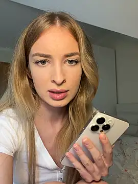 EvieEvans online show from 05-12-26, 02:58